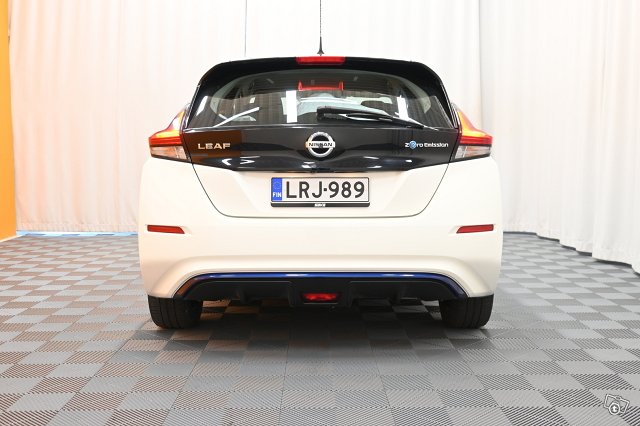 Nissan Leaf 7