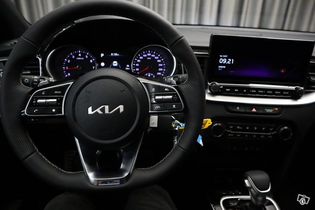 Kia ProCeed 10