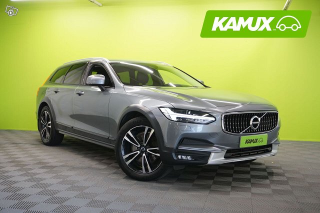 Volvo V90 Cross Country 1