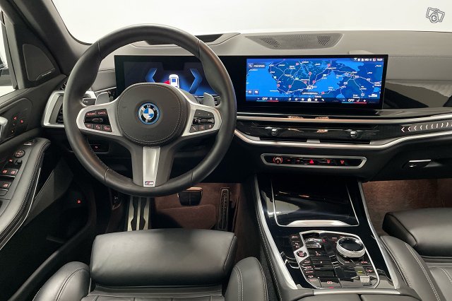 BMW X5 8