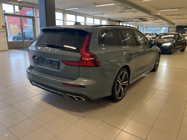 Volvo V60 4