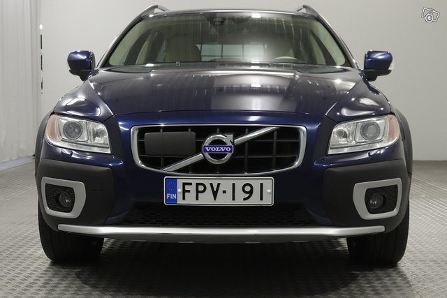 Volvo XC70 8