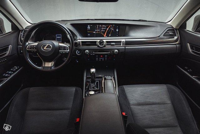 Lexus GS 13