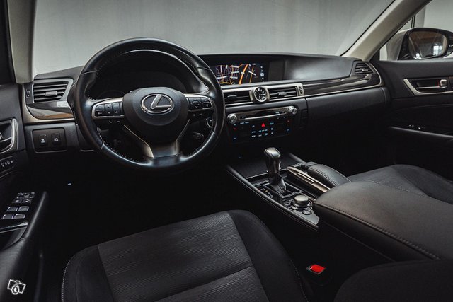 Lexus GS 19