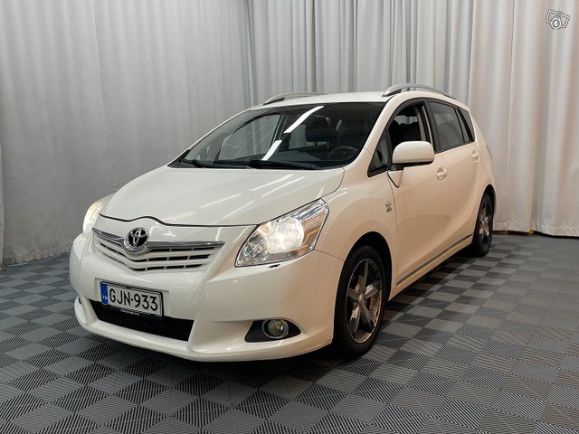 Toyota Verso 3