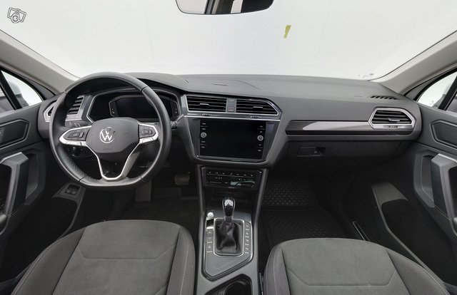 Volkswagen Tiguan 11