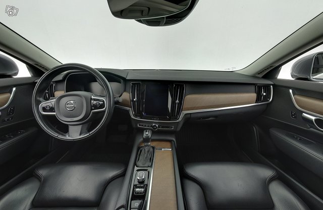 Volvo S90 9