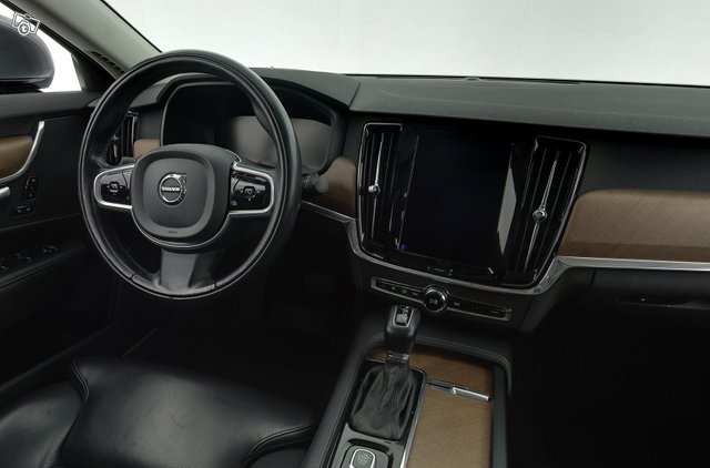 Volvo S90 10