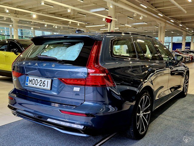 VOLVO V60 2