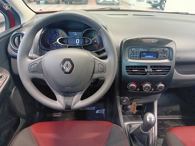 RENAULT Clio 9