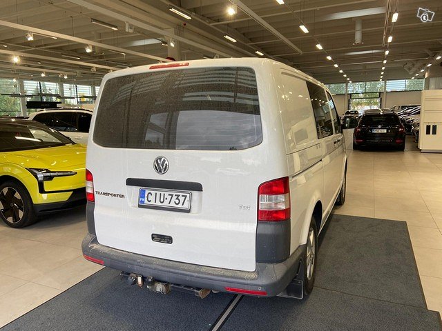 VOLKSWAGEN Transporter 2