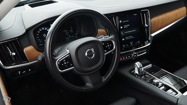 Volvo V90 13