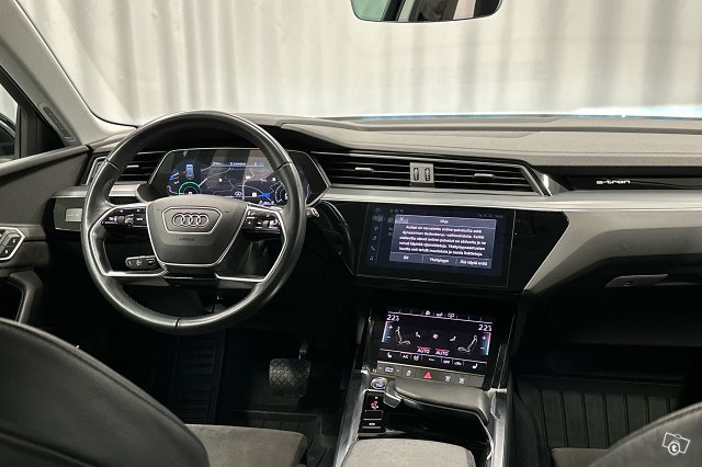 Audi E-tron 9