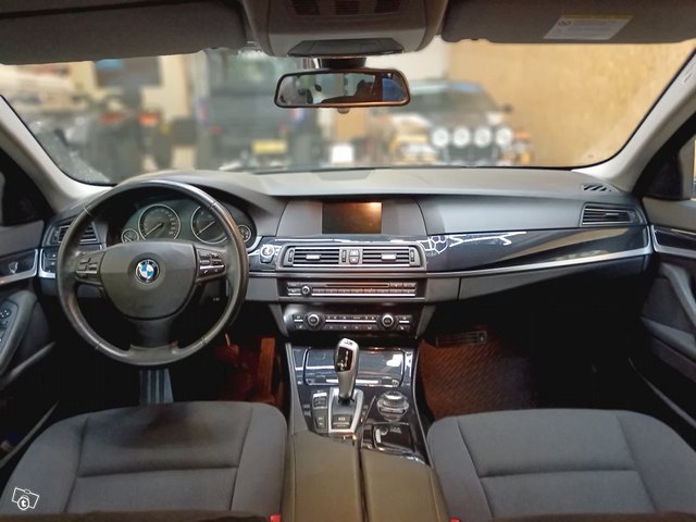 BMW 525 9