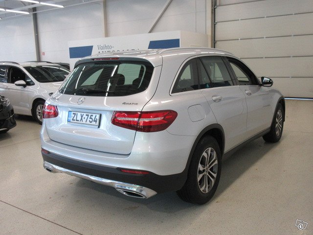 MERCEDES-BENZ GLC 4