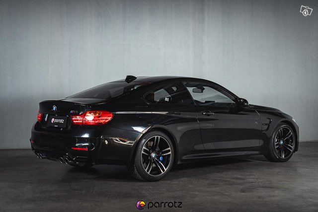 BMW M4 4