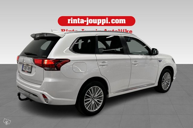 Mitsubishi Outlander PHEV 5