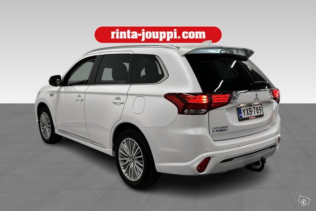 Mitsubishi Outlander PHEV 7