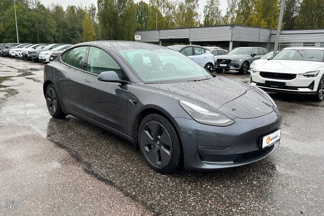 Tesla Model 3 5