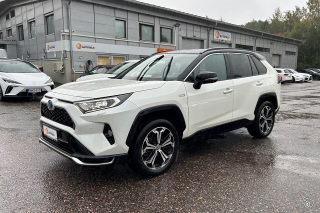 Toyota RAV4 Plug-in 1