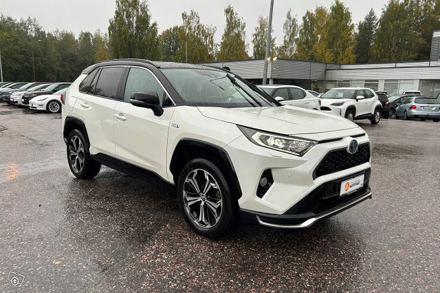 Toyota RAV4 Plug-in 5