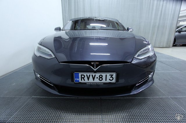 Tesla Model S 16