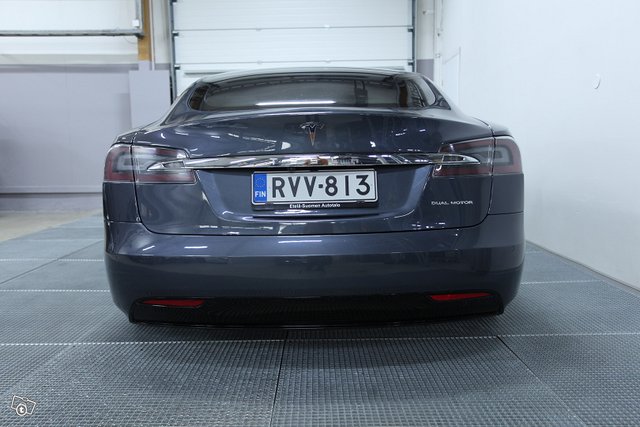 Tesla Model S 17