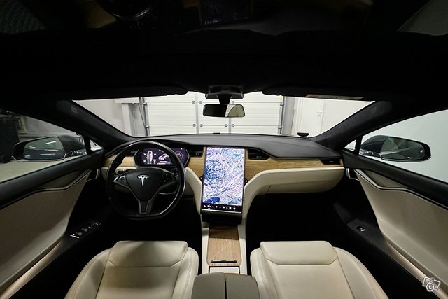 Tesla Model S 19