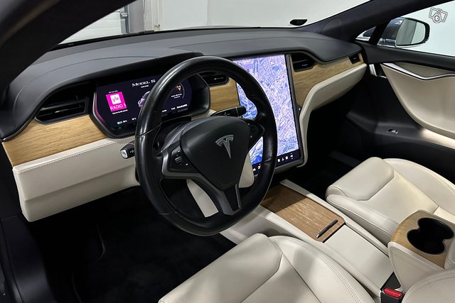 Tesla Model S 20