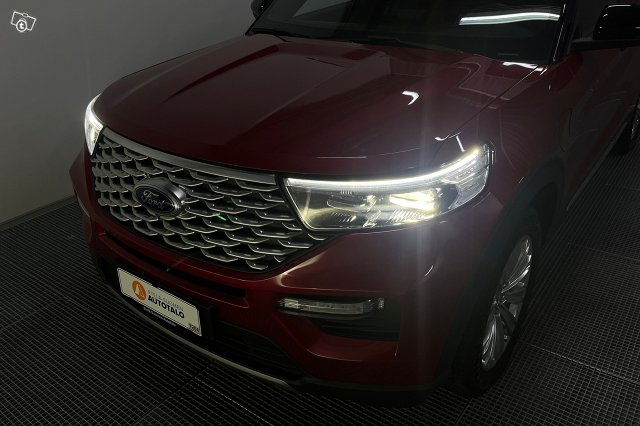 Ford Explorer 5