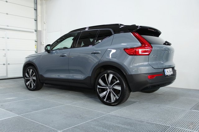 Volvo XC40 4