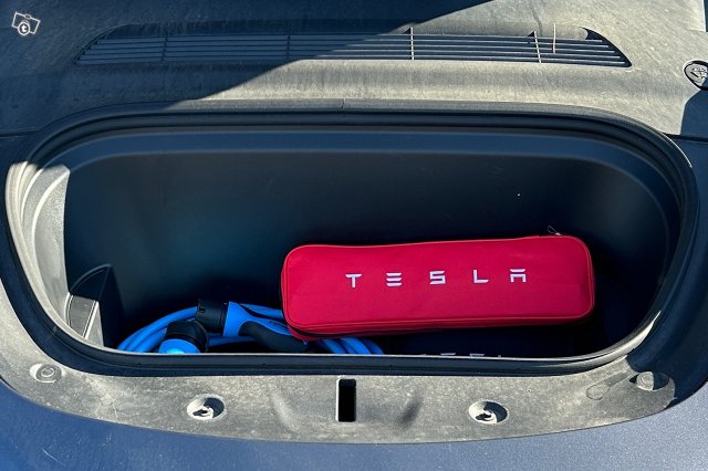 Tesla Model Y 14