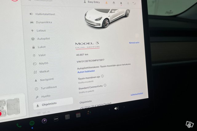 Tesla Model 3 24