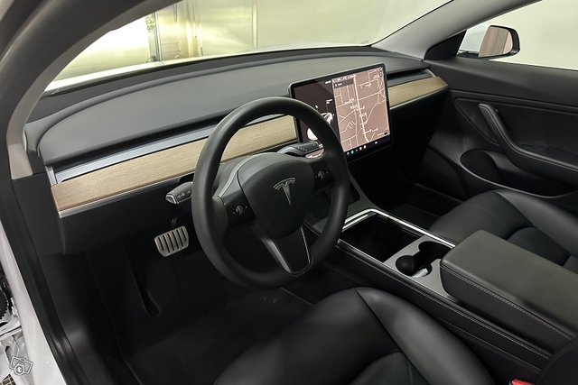 Tesla Model 3 14