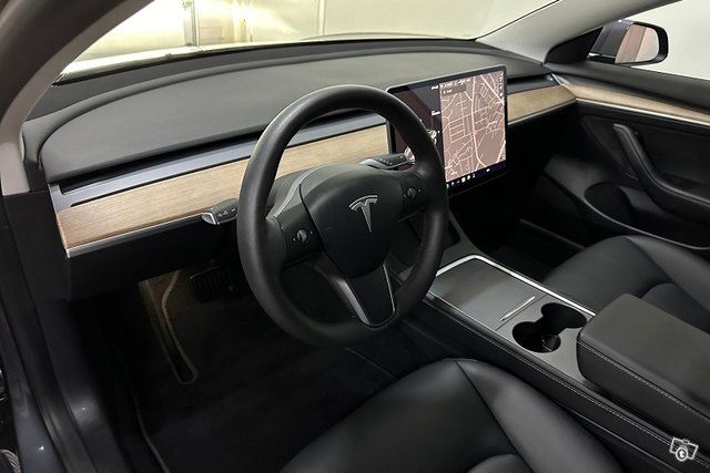 Tesla Model 3 14