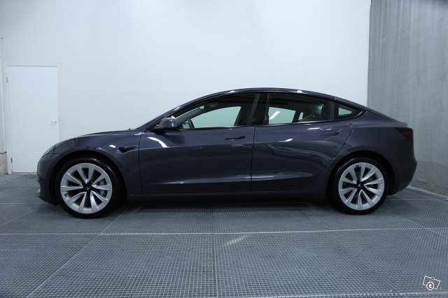 Tesla Model 3 18