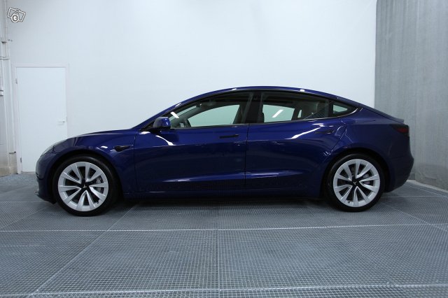 Tesla Model 3 18