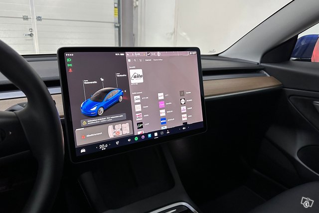 Tesla Model 3 25