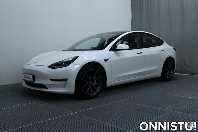 Tesla Model 3 1