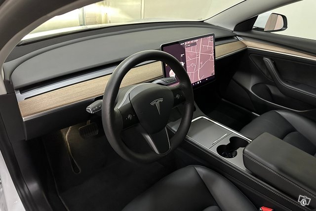 Tesla Model 3 14