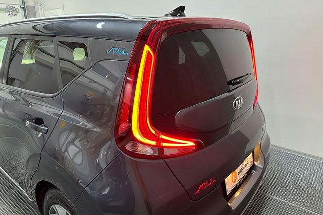 Kia E-Soul 7