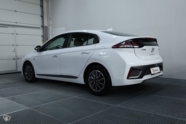 Hyundai IONIQ Electric 4