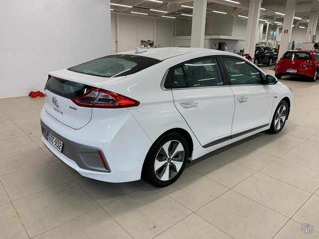 Hyundai IONIQ Electric 6