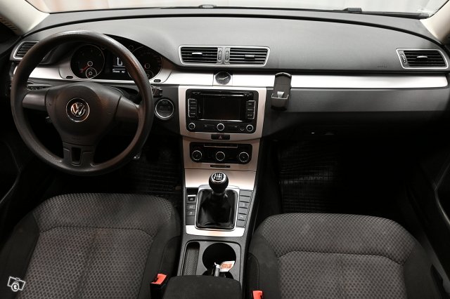 Volkswagen Passat 12