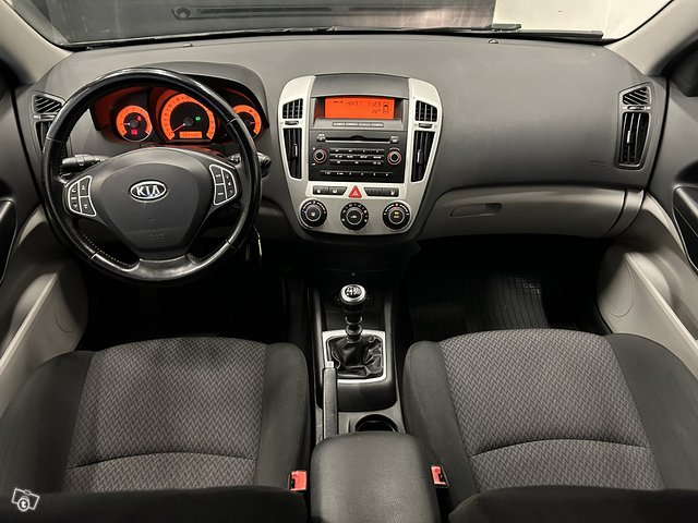 Kia Ceed 10