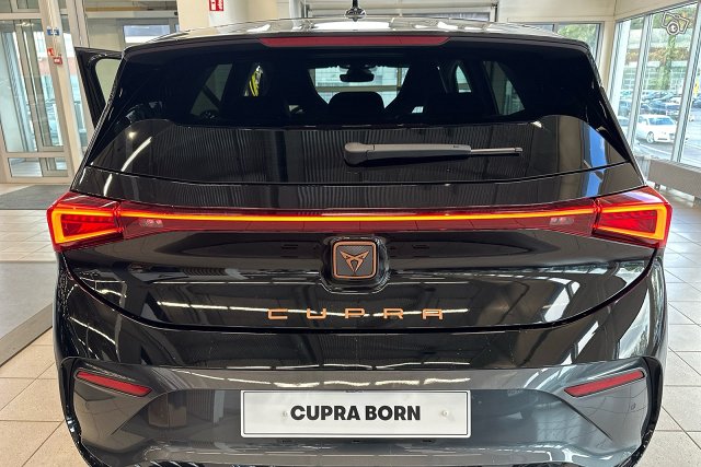 CUPRA Born 14