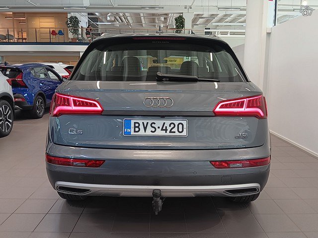 AUDI Q5 7