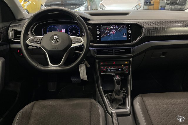 Volkswagen T-Cross 7