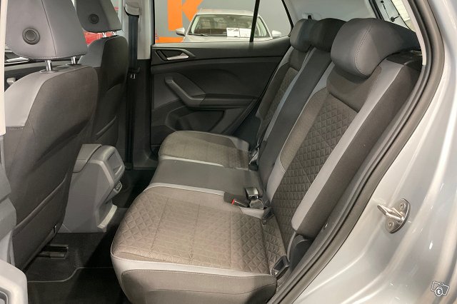 Volkswagen T-Cross 8