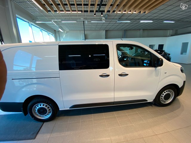 Toyota Proace 6